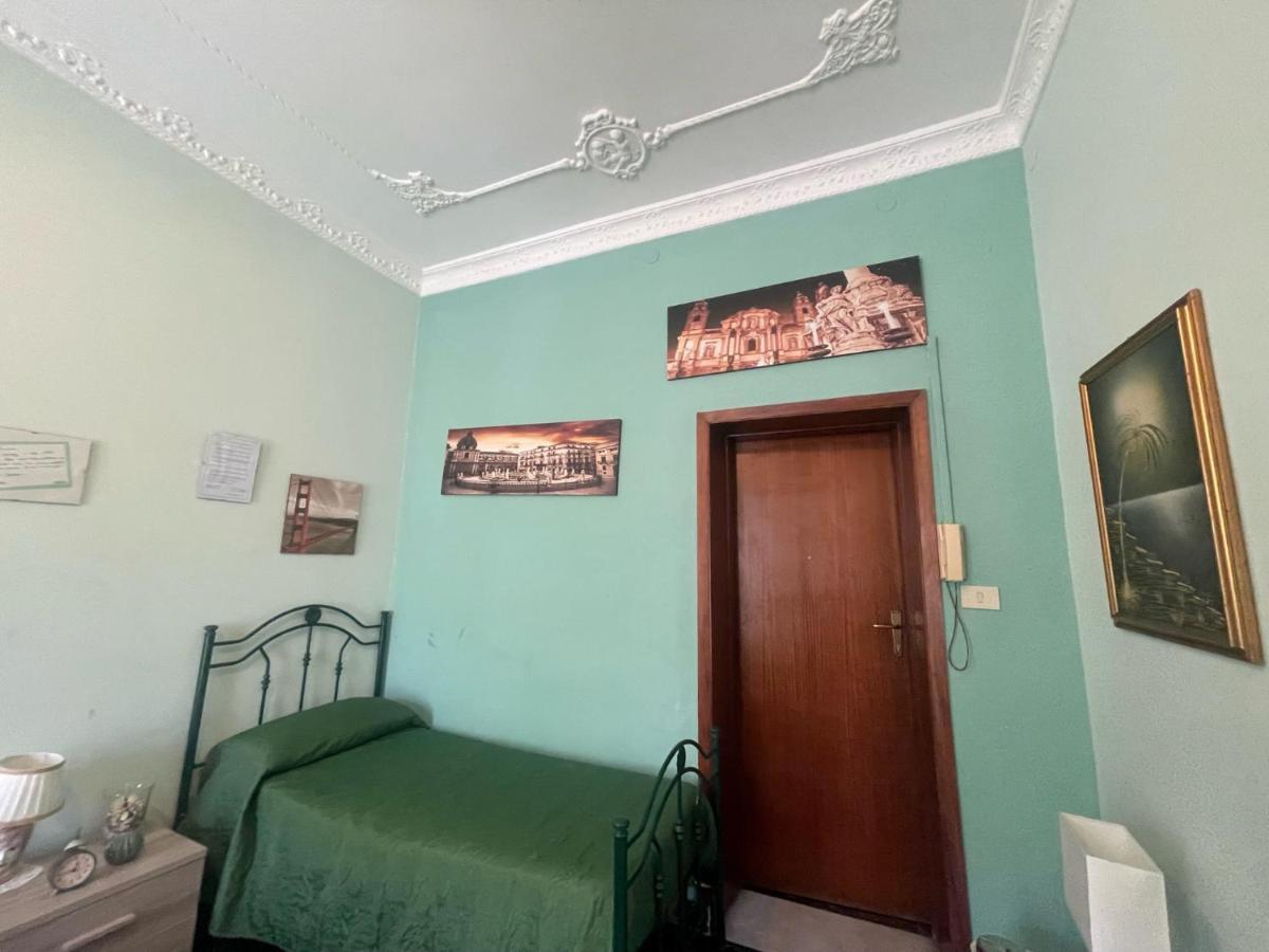 Maya'S Apartment Close To Ballaro Market And Central Station Palermo Dış mekan fotoğraf